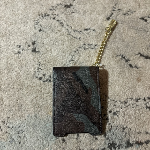 Steve Madden cameo pet set! - Picture 6 of 8